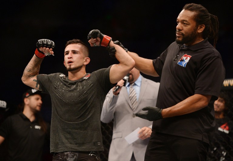 Prediction, pick for Sergio Pettis vs. Raufeon Stots