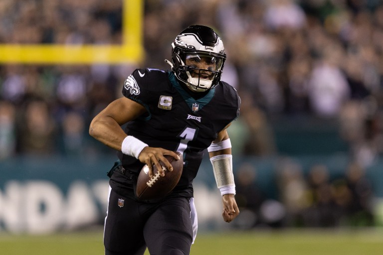 Did the NFL bend the rules to let the Eagles go back in black with their helmets?