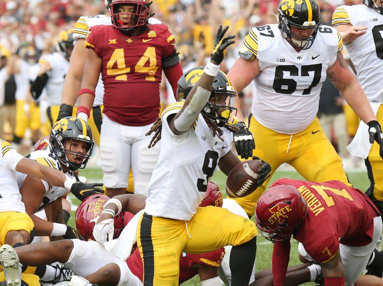 College Football Week 2 Best Bets: Odds, Predictions to Consider on DraftKings Sportsbook for Iowa State vs. Iowa