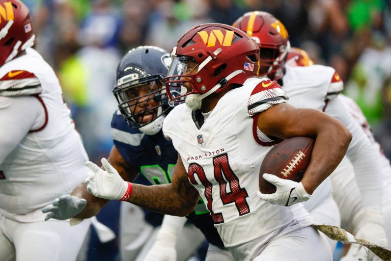 Top RB value plays for daily fantasy football in Week 17