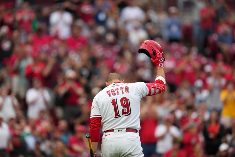 Joey Votto retires from baseball