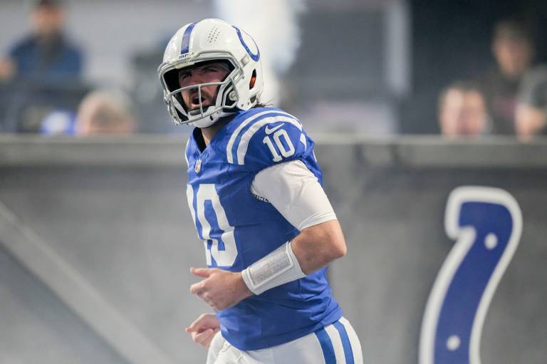 Pick against the spread for Texans vs. Colts in Week 18 of 2023 NFL season