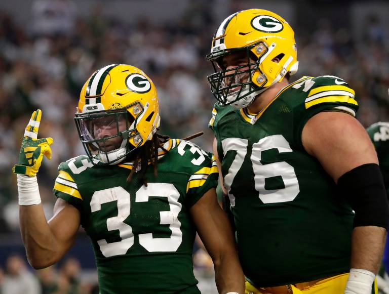 NFL DFS Showdown picks, lineup strategy for Packers vs. Vikings on Sunday Night Football in Week 17