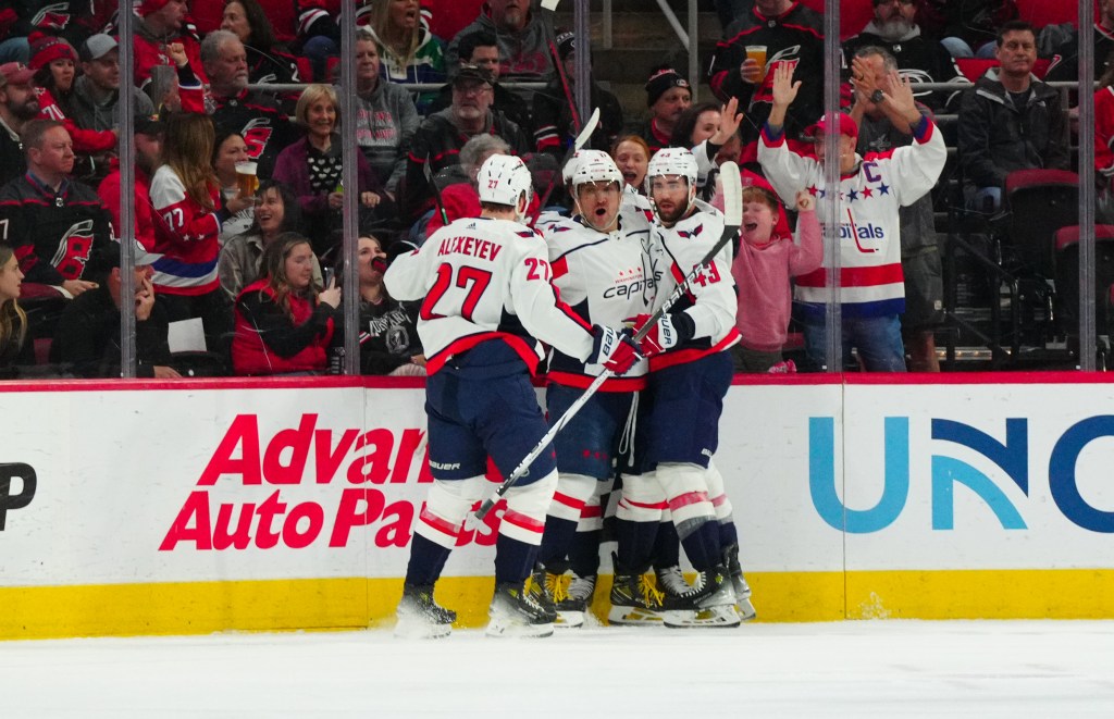 Alex Ovechkin ties Wayne Gretzky’s NHL all-time goals record