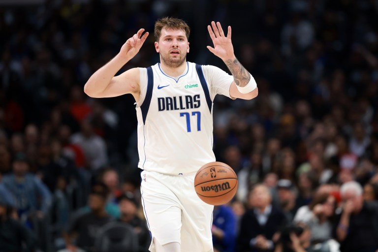 Mavericks vs. Suns pick against the spread, over/under for Christmas Day