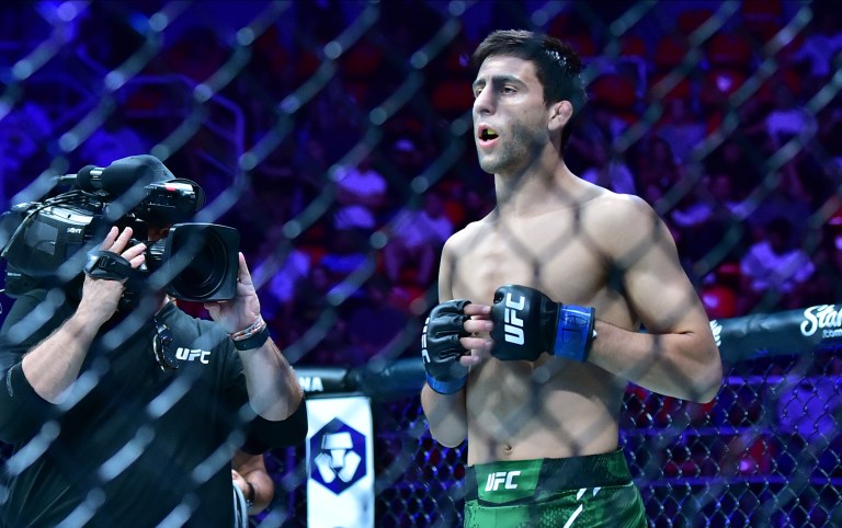 Prediction, pick for Tim Elliott vs. Steve Erceg at UFC Perth