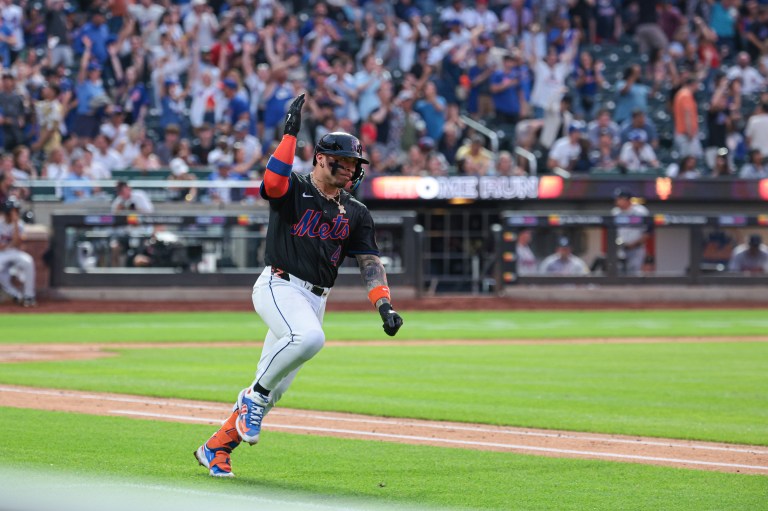 Francisco Alvarez walks it off with a solo blast