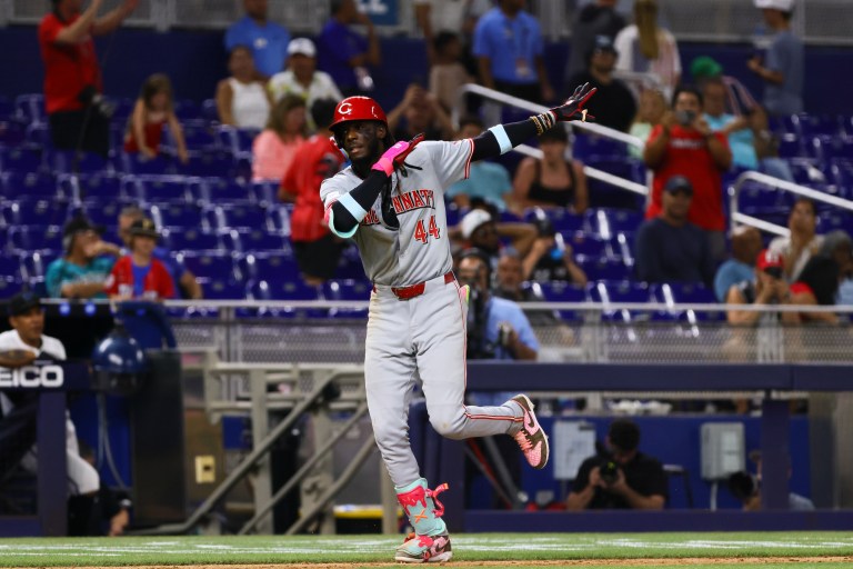 Elly De La Cruz hits two home runs in 10-3 win over Marlins