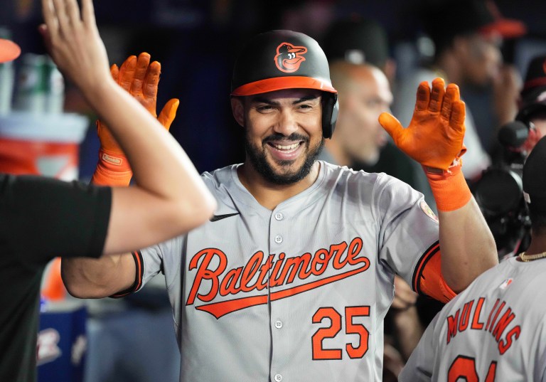Anthony Santander hits two home runs in win over Blue Jays