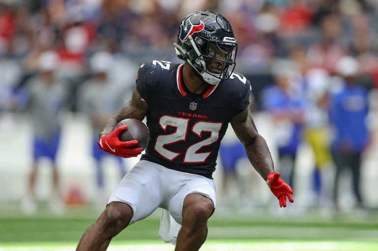 If Joe Mixon and Dameon Pierce sit in Week 3, should you start Cam Akers?