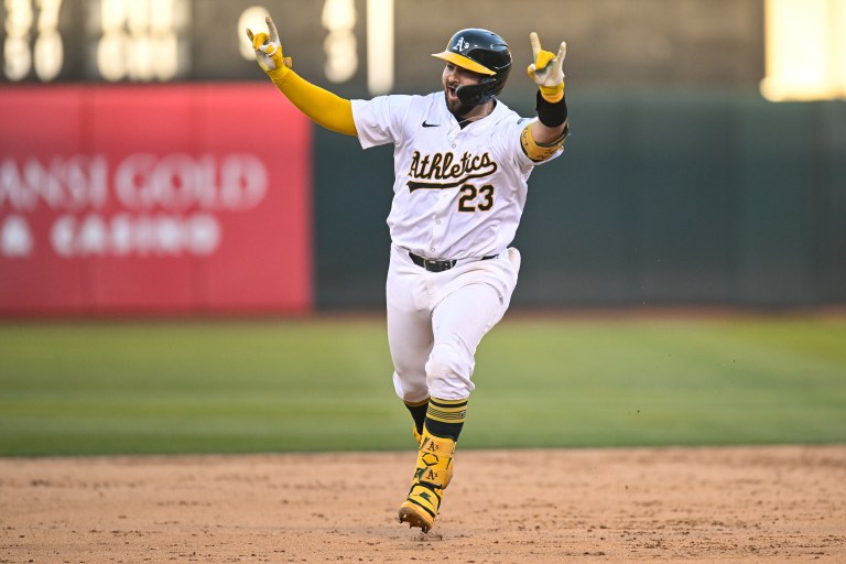 Athletics C Shea Langeliers hits walk-off home run vs. Mariners