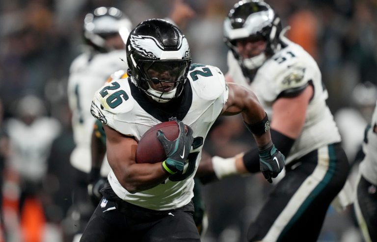 Fantasy Football Cheat Sheet: Top DraftKings NFL DFS Plays for Week 2 Monday Night Football