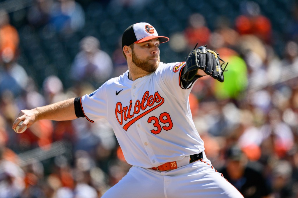 Corbin Burnes signs with the Diamondbacks