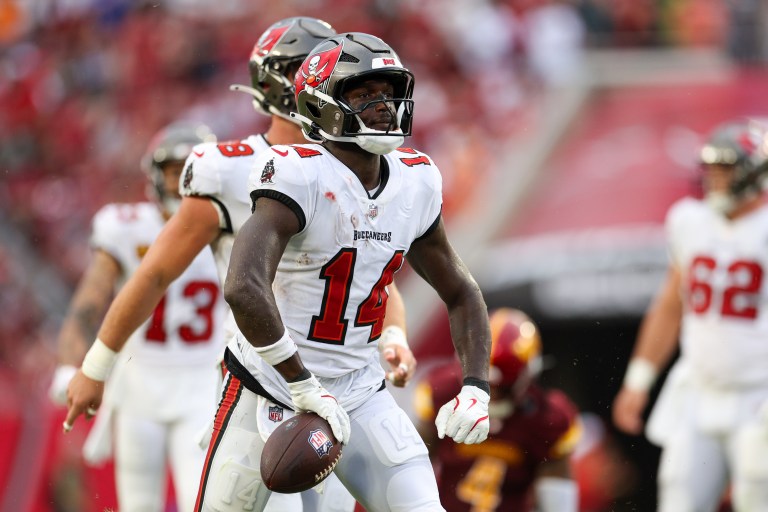 Fantasy Football Cheat Sheet: Top DraftKings NFL DFS Plays for Week 5 Thursday Night Football
