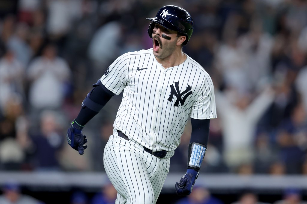 Yankees get 10-4 win over Royals thanks to C Austin Wells