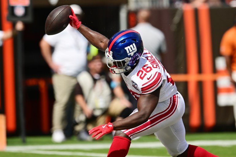 What is Devin Singletary’s value if Tyrone Tracy Jr. sits in Week 9?