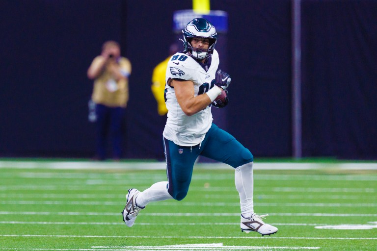 With A.J. Brown and DeVonta Smith injured, Dallas Goedert is the top DFS tight end for Week 4