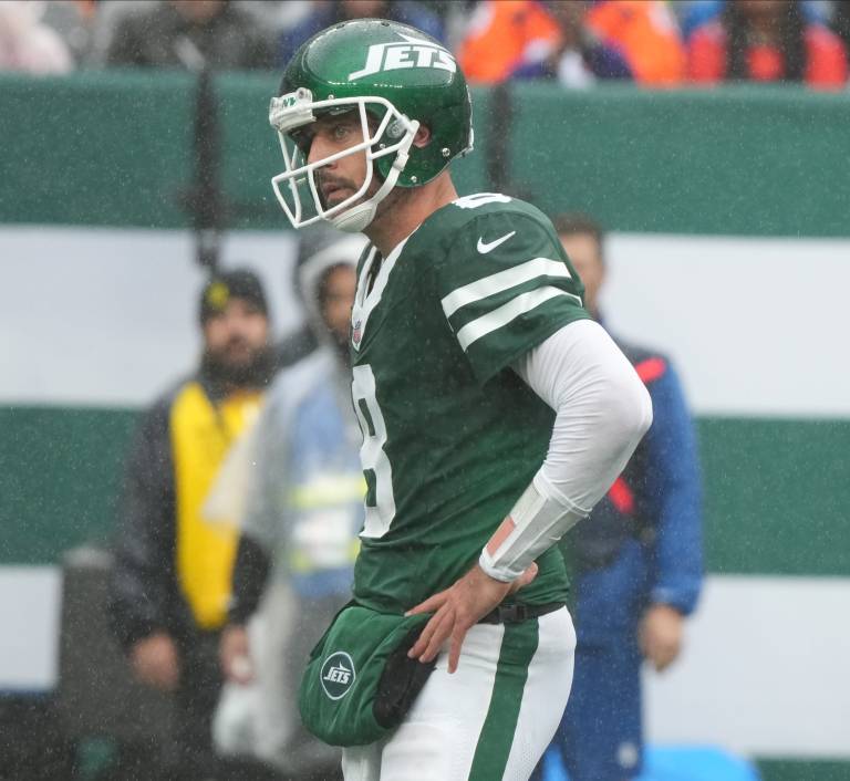 Is Aaron Rodgers-Robert Saleh postgame snap sniping a sign of bigger issues for Jets?