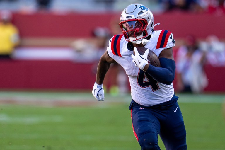 Is Antonio Gibson a must-start if Rhamondre Stevenson sits in Week 6?