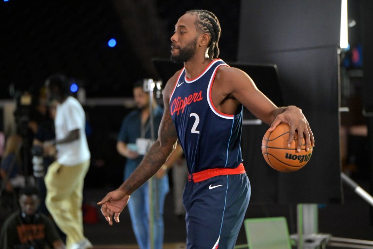 How much time is Kawhi Leonard expected to miss?