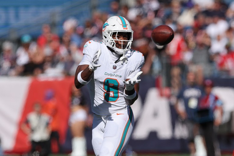NFL Week 10 Start or Sit: Jonnu Smith