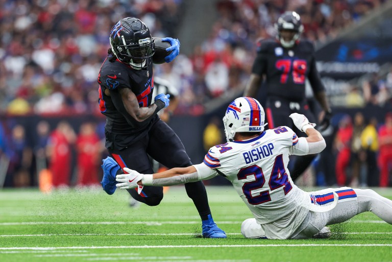 Dare Ogunbowale, Cam Akers or Dameon Pierce: NFL Week 6 Start or Sit