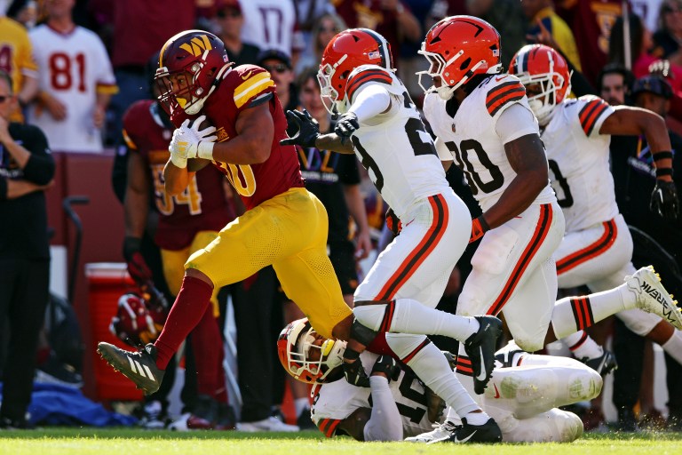 Should I start Austin Ekeler if Brian Robinson Jr. doesn’t play in Week 6?