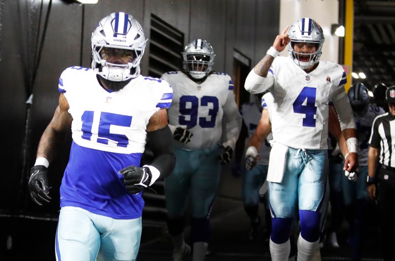 What’s going on with Ezekiel Elliott and the Cowboys?