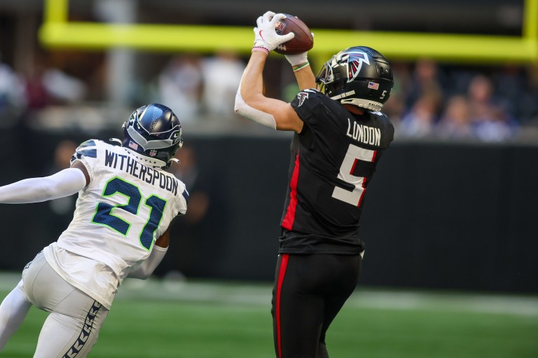 What happened to Drake London? Live injury updates for NFL Week 9