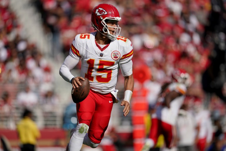 Patrick Mahomes best prop bets for Chiefs vs. Raiders in Week 8