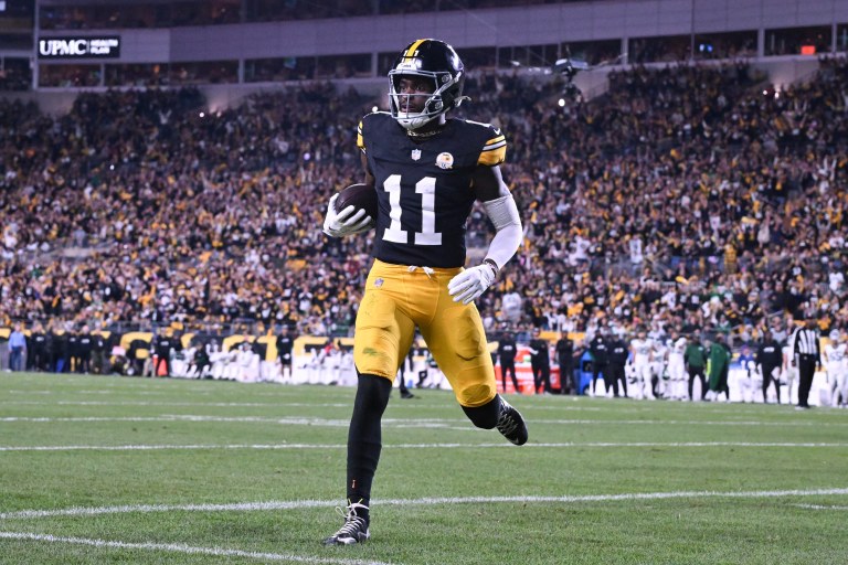 What happened to Van Jefferson? Live injury updates for NFL Week 12
