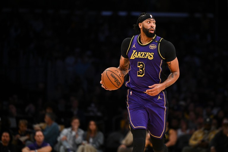 Anthony Davis best prop bets for Lakers vs. Kings