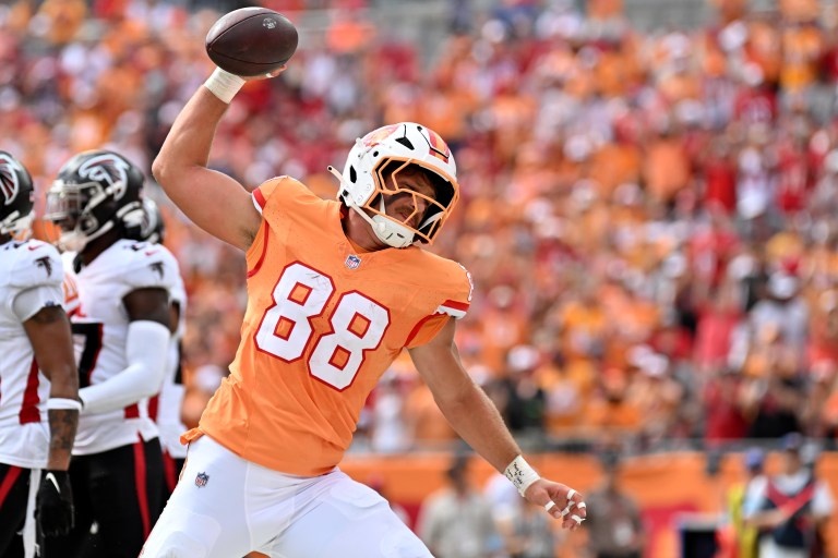 Fantasy Football Value Picks: Top DraftKings NFL DFS Bargain Plays for Week 10 2025