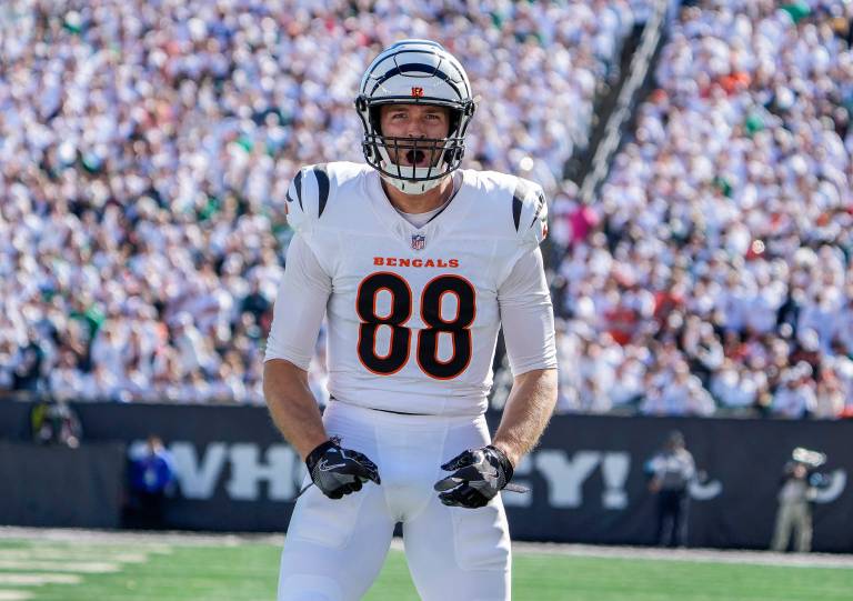 Is Mike Gesicki a must-start if Tee Higgins sits in Week 9?