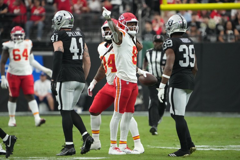 DeAndre Hopkins best prop bets for Chiefs vs. Buccaneers in Week 9