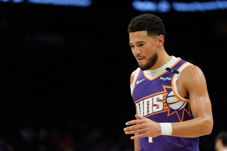 Devin Booker best prop bets for 76ers at Suns