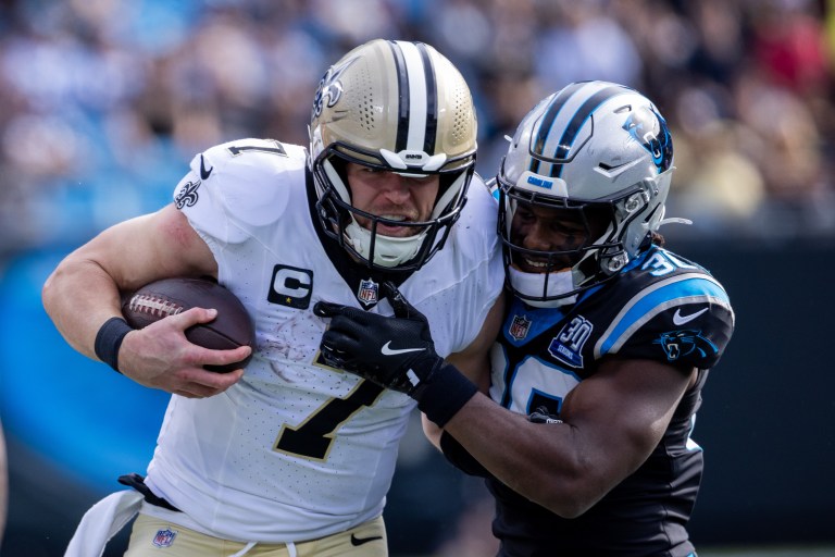 Taysom Hill is the top tight end waiver add for NFL Week 10