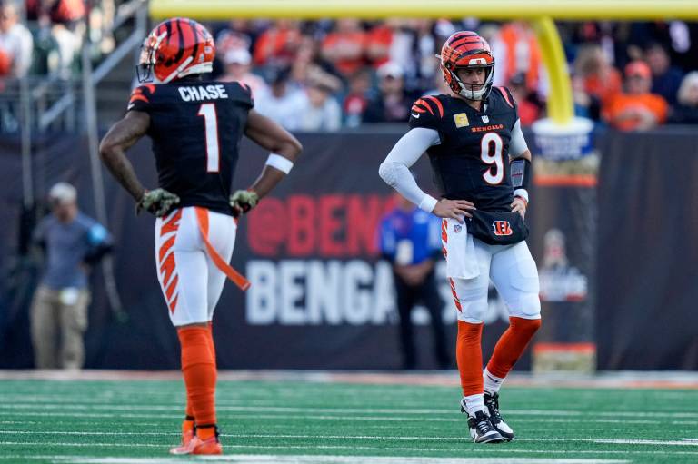 Fantasy Football Cheat Sheet: Top DraftKings NFL DFS Plays for NFL Week 14 Monday Night Football