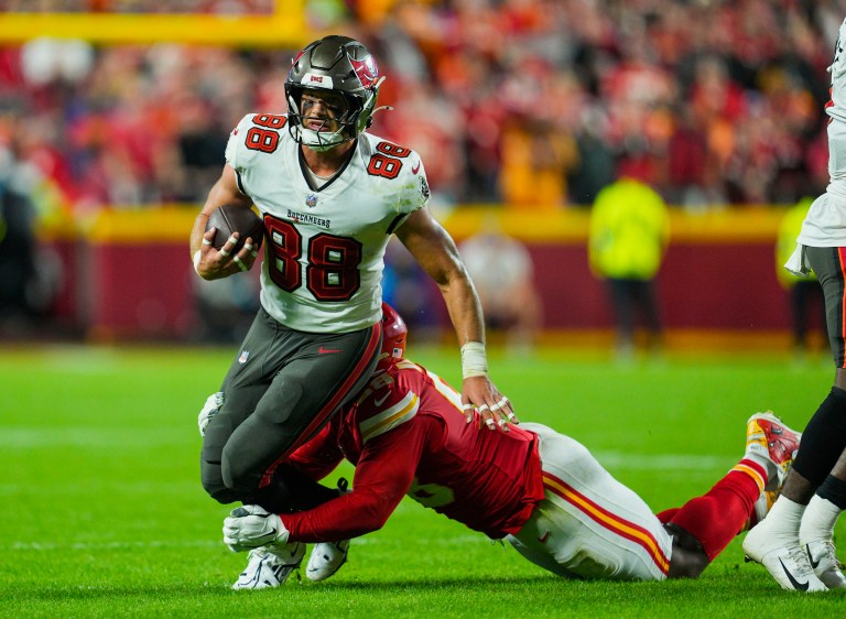 How valuable is Cade Otton if Jalen McMillan sits in Week 10?