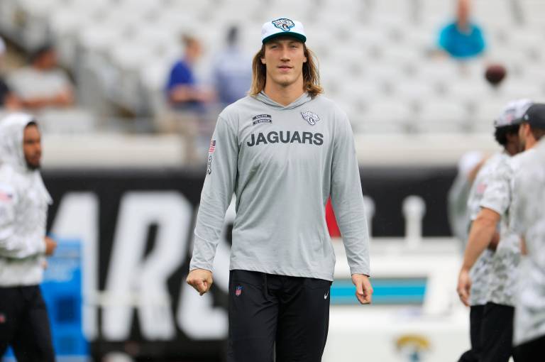 NFL Week 11 Injury Updates: Trevor Lawrence, Amari Cooper, Tyreek Hill, News on “Injury Report Live”