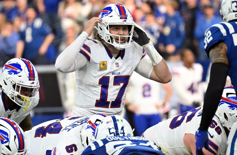 Fantasy Football Cheat Sheet: Top DraftKings NFL DFS Plays for Week 13 Sunday Night Football