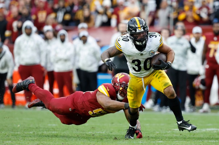 Is Jaylen Warren a must-start if Najee Harris sits in Week 11?