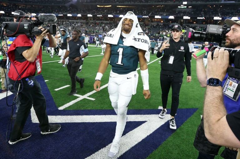 Fantasy Football Thursday Night Picks: Top DraftKings DFS Plays for TNF Week 11
