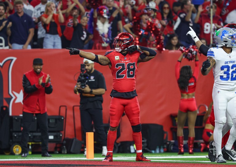 Start Joe Mixon as your Captain’s Pick vs. the Cowboys in NFL Week 11 Monday Night Football