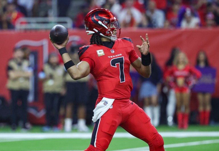 Fantasy Football Captain Picks Today: Top Week 11 Monday Night Football DraftKings DFS Captain Plays