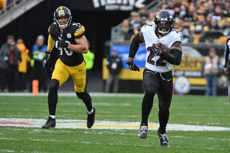 NFL Best Bets: Derrick Henry prop bets against the Steelers