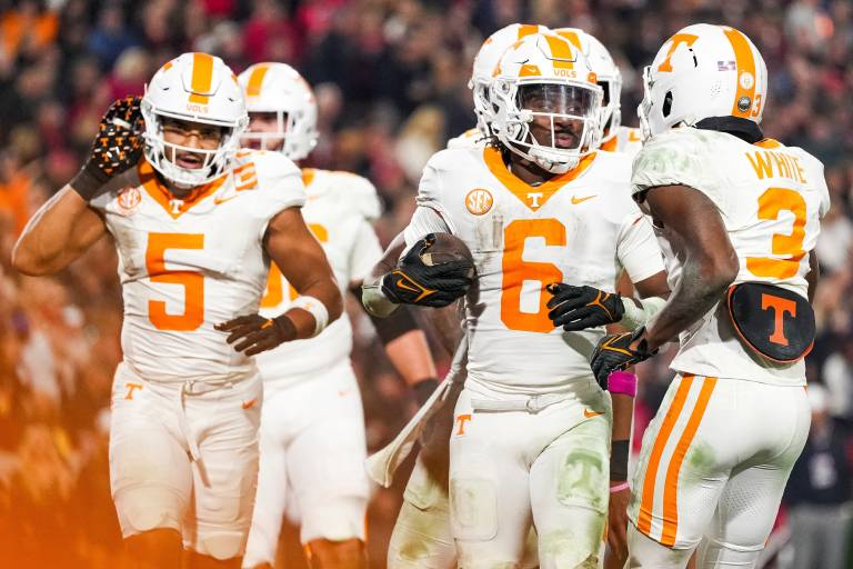 No. 10 Tennessee vs. UTEP Week 13 College Football Picks & Predictions on DraftKings Sportsbook