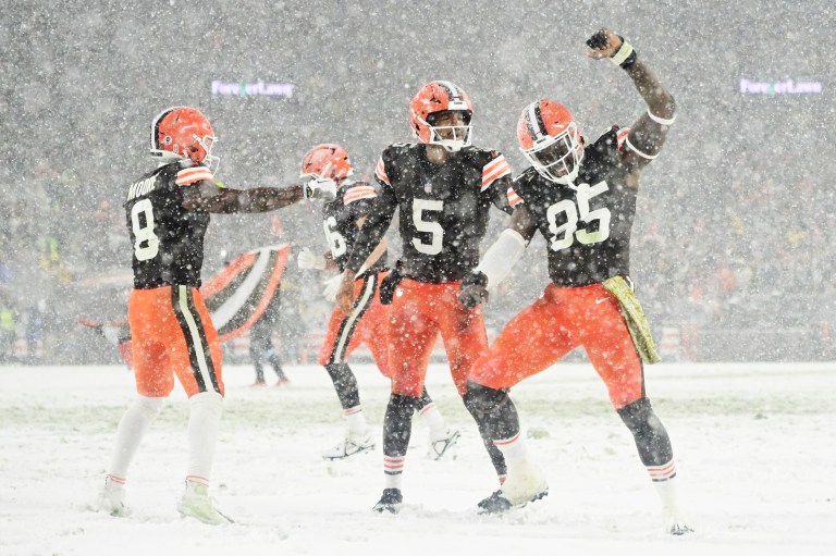 Fantasy Football Cheat Sheet: Top DraftKings NFL DFS Plays for NFL Week 13 Monday Night Football