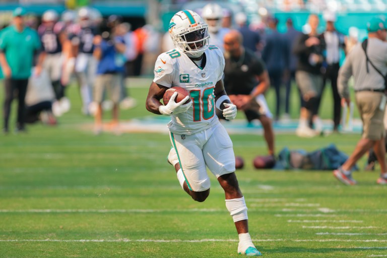 Tyreek Hill best prop bets for Dolphins at Packers on Thanksgiving