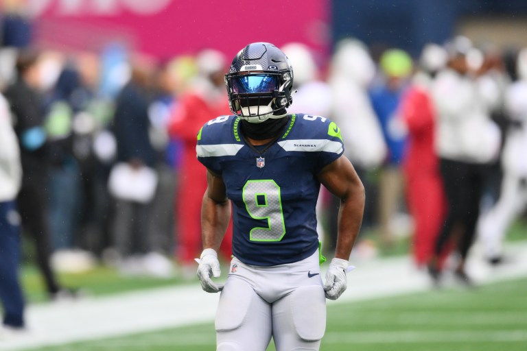 Start Kenneth Walker vs. the Vikings in Week 16?